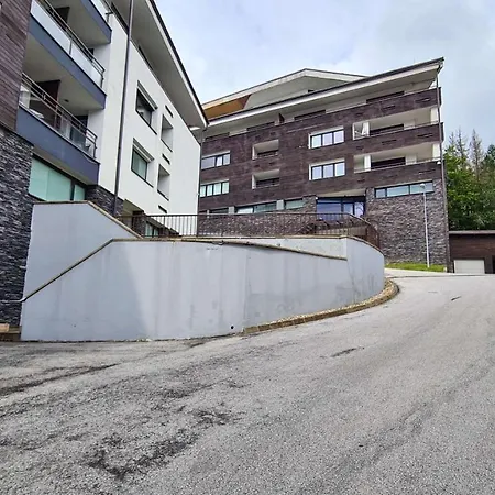 Apartmanica Triangel 222 *