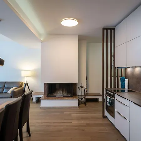 شقة Apartmanica Triangel 222