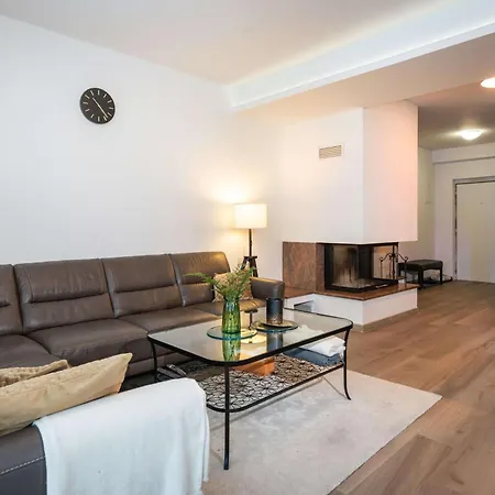 شقة Apartmanica Triangel 222